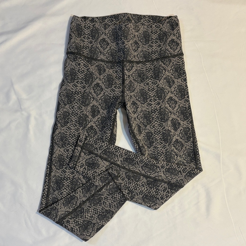 Athleta Snake Reptile Print 7/8 Crop Petite Active Gym Running Leggings XXSP